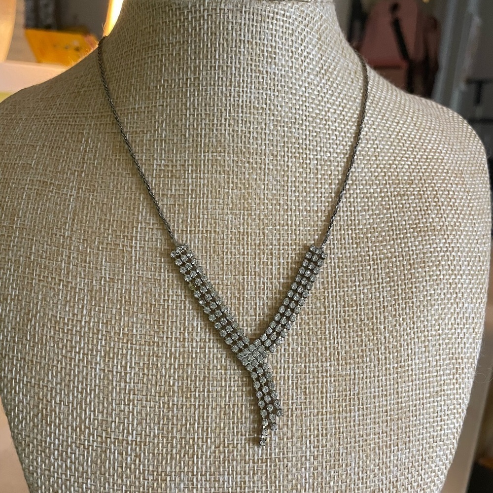 Silver art deco white stone necklace